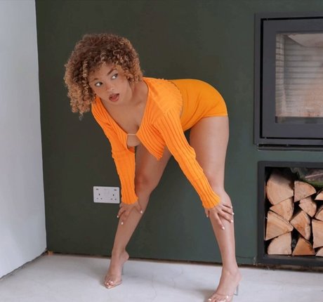 KiaraPeachy onlyfans leaked sex