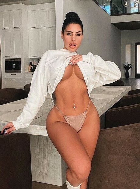 Stephanie Ball onlyfans nude content