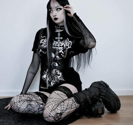 CreepyCassy onlyfans desnuda