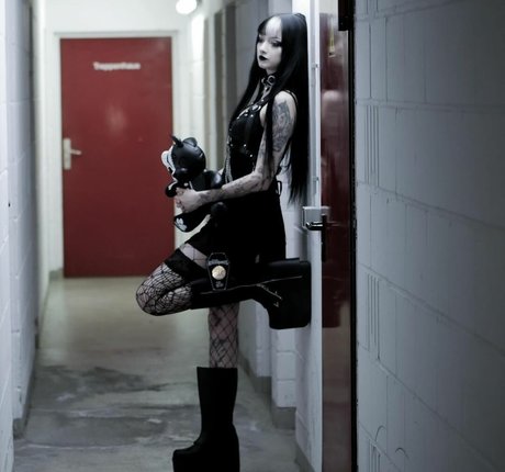 CreepyCassy only fans leak nude