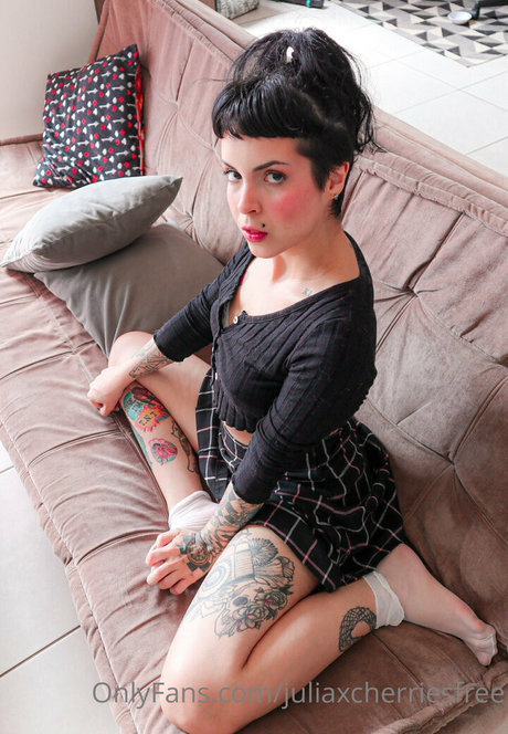 juliaxcherriesfree only fans