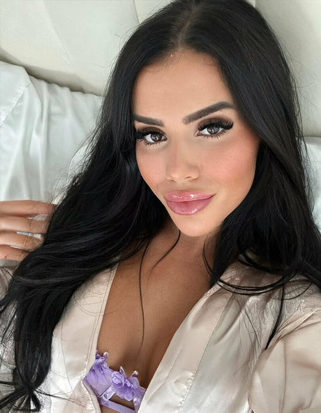 hijabiqueen69 only fans pics