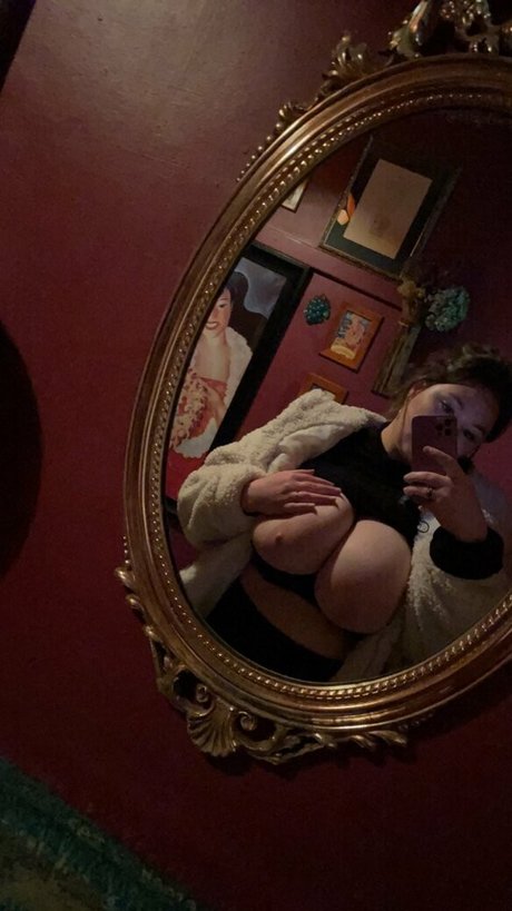 plump bombshell boobs onlyfans