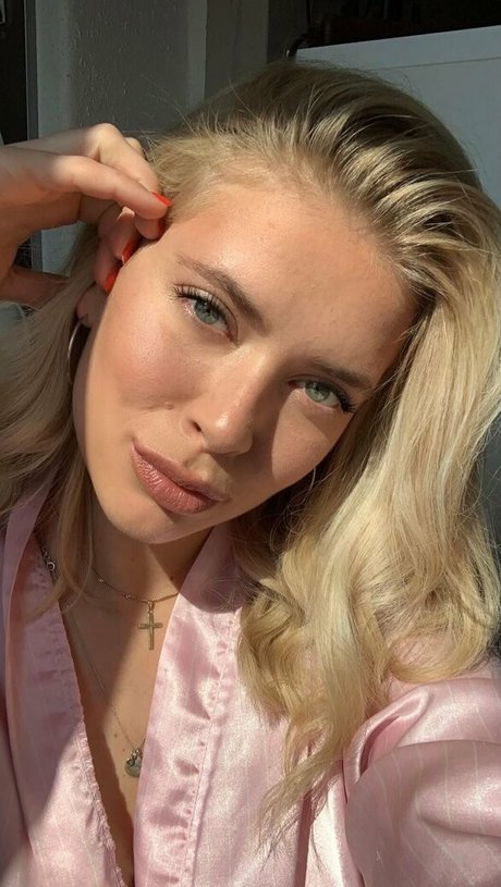 lovelylifeoflola onlyfans leaks.