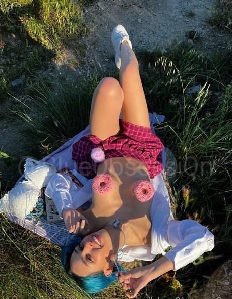blue0bsessi0n topless onlyfans