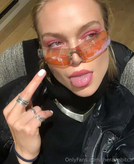 theravebitch onlyfans nudes leak