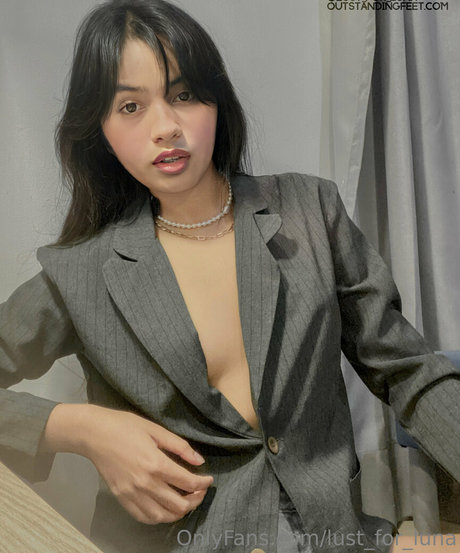 luna foot goddess only fans