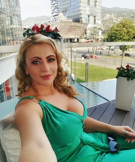 Berina Fati onlyfans boobs