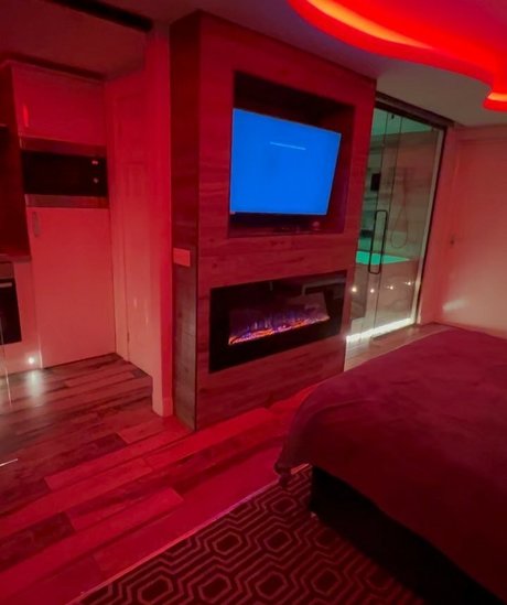 Lily Mcalpine onlyfans nude pictures