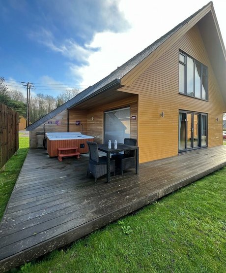 Lily Mcalpine onlyfans ass