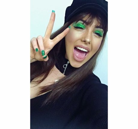 Bobbie Cook onlyfans leaj