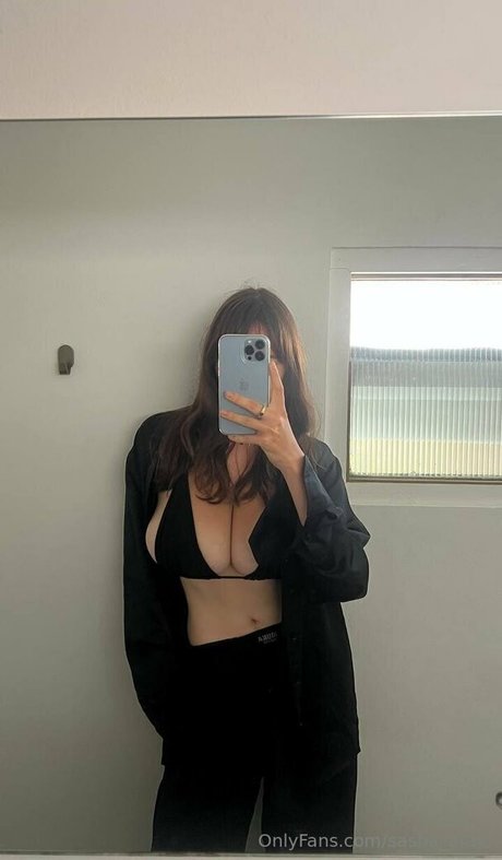 sasha araki onlyfans model images