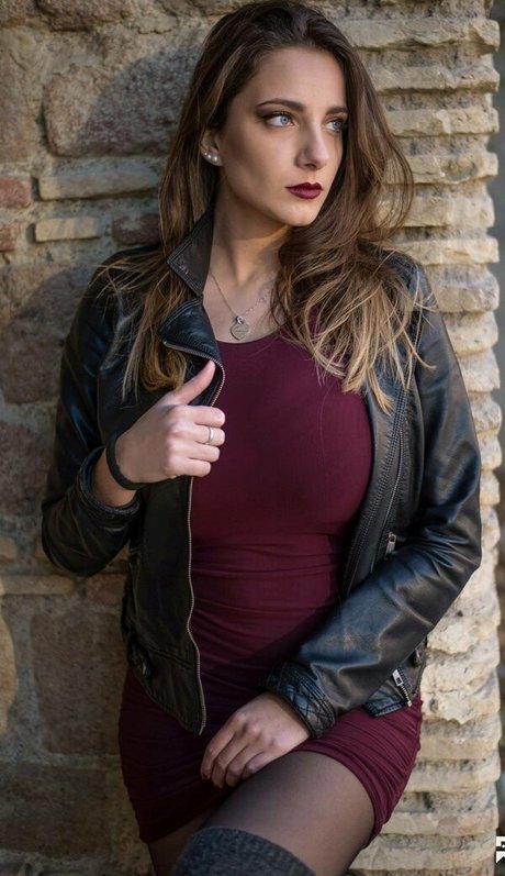 Cleo Bracchi onlyfans content