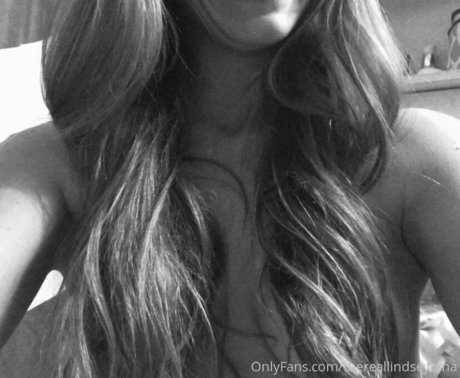 thereallindseyluna pics onlyfans