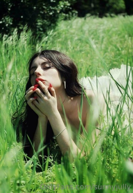 sunnyjully tits onlyfans