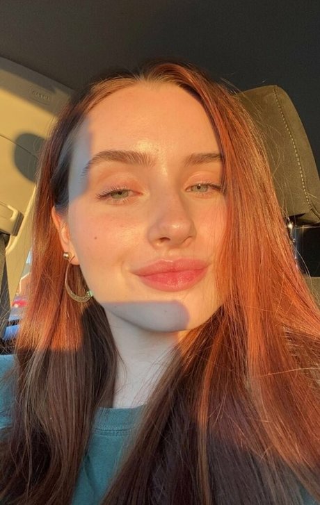 Isabella Patton nude only fans