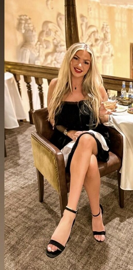 Lucy Nicholson onlyfans model