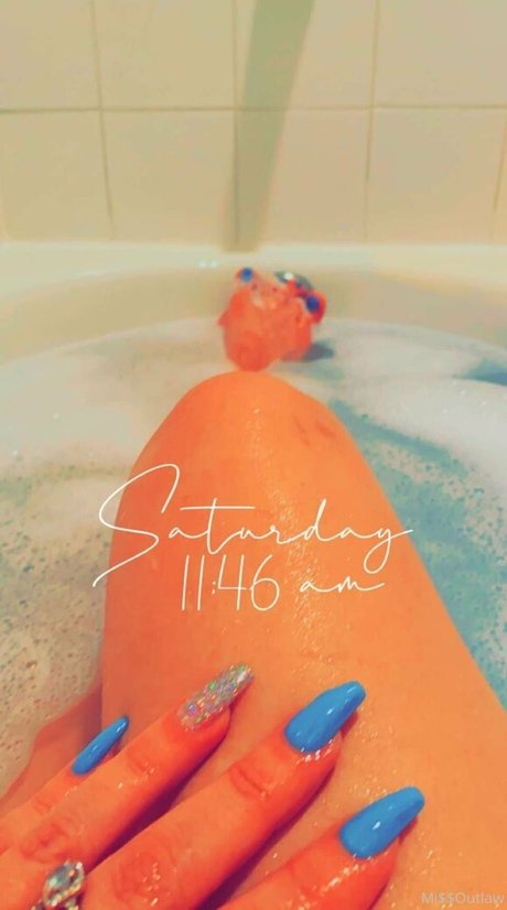 missoutlawakaladyk onlyfans leajs