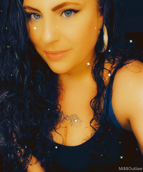 missoutlawakaladyk onlyfans leaks naked