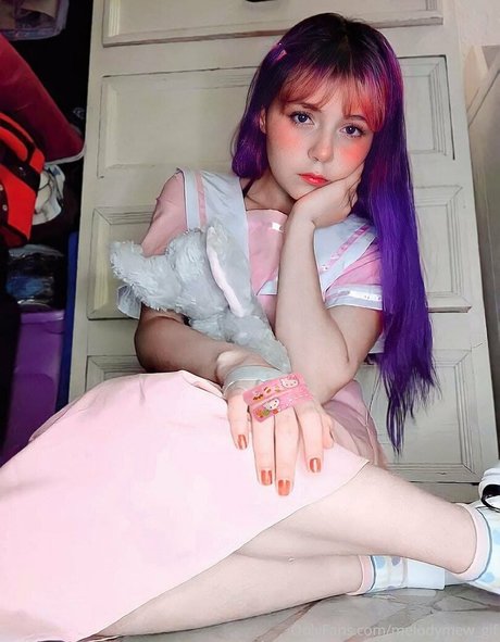 melodymew gif Profile pic