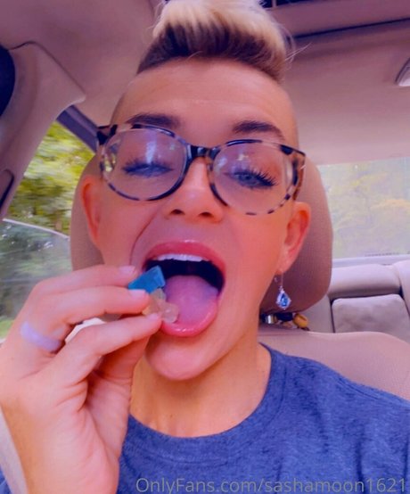 sashamoon1621 is on onlyfans