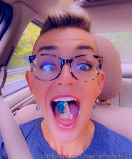 sashamoon1621 onlyfans images