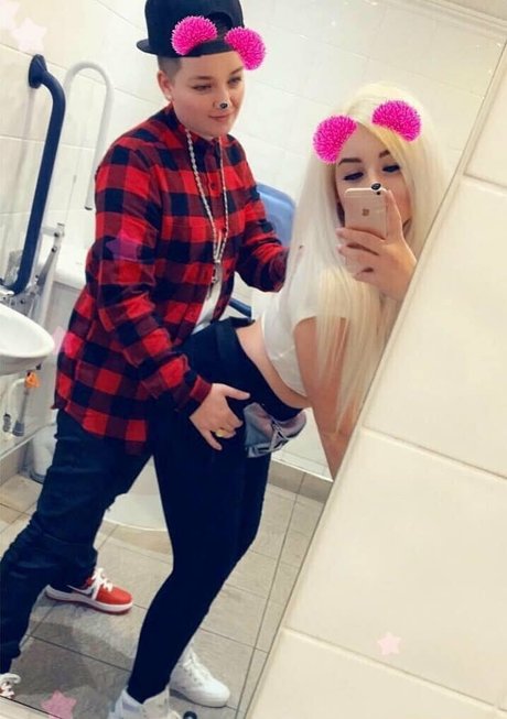 reallesbiansx naked onlyfans leaks