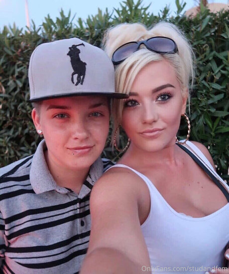 reallesbiansx onlyfans sextape leak