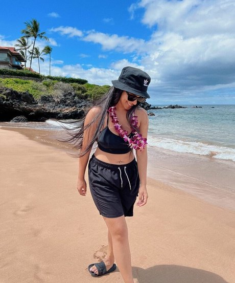 Lilly Singh Profile pic