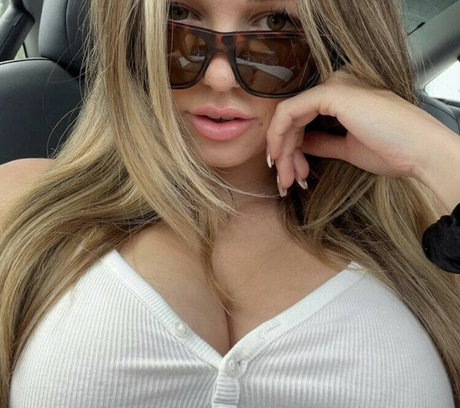 BeccaBangs naked only fans