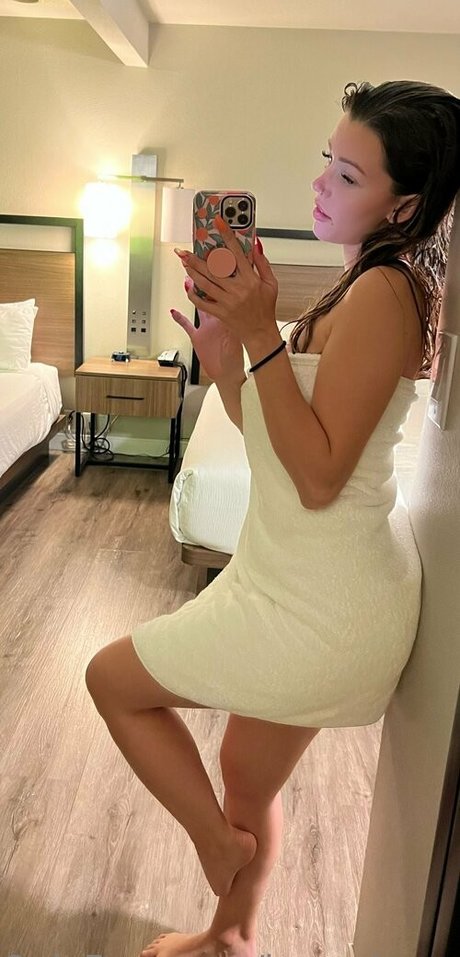 BeccaBangs nude leaked onlyfans