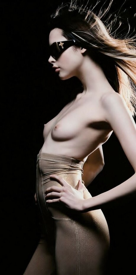 Charlotte Kemp Muhl is on onlyfans