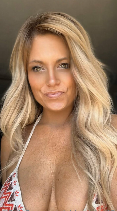 AbbeyLane43 onlyfans naked leaks