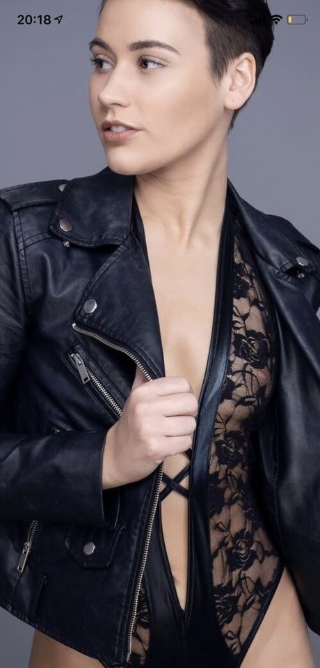 Laura Jane Dunkerley onlyfans naked leaks