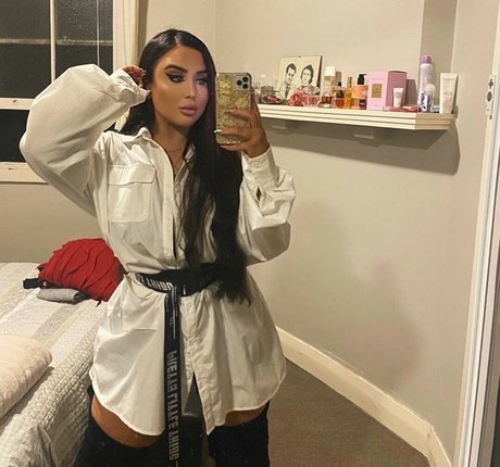 Maria Luisa onlyfans content type