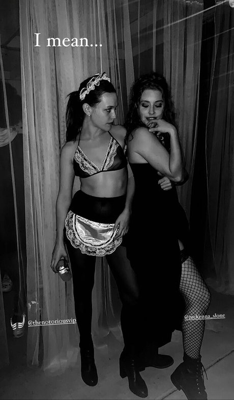 Victoria Pedretti en onlyfans