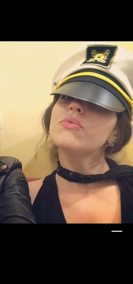 Emily Axford onlyfans leak porn