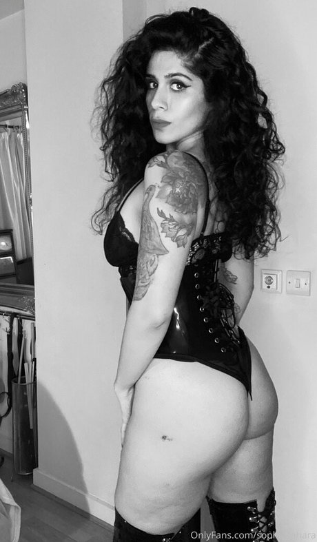 mistresssophiasahara nude on onlyfans