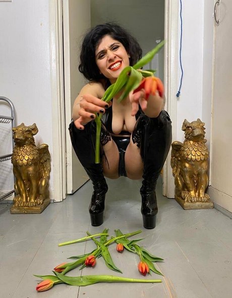 mistresssophiasahara onlyfans nsfw