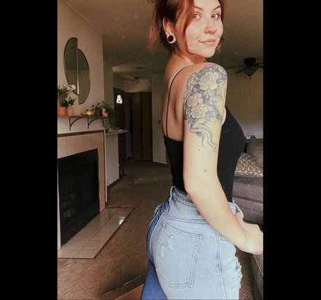 Kaytlin Lovely onlyfans model photo