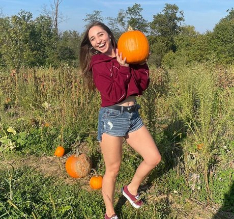 Felicia Hofner onlyfans nude leak