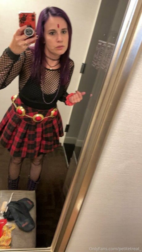 petitetreat_ onlyfans post