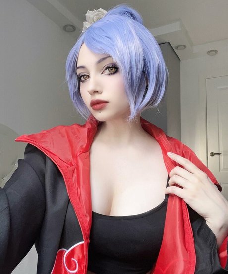 Evelinaava nude onlyfans