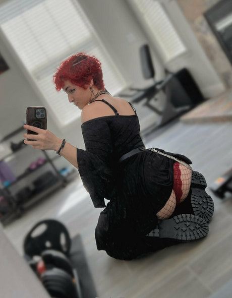 colechyv2 onlyfans naked leak