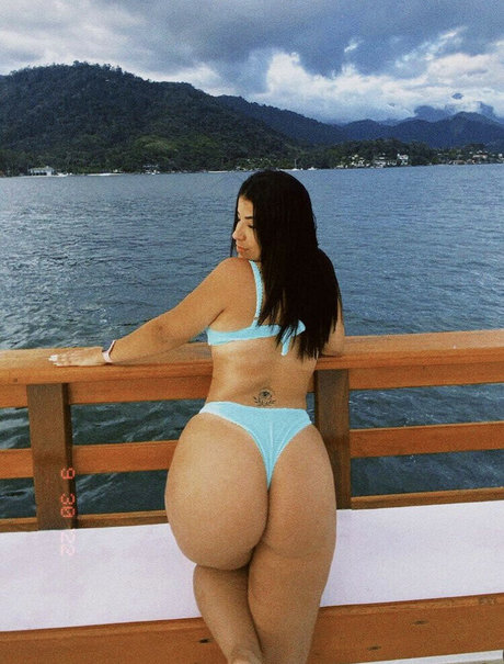 Lisandra Bonatti onlyfans leak ass