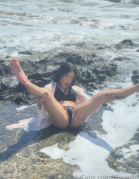 lilyuw88 onlyfans images