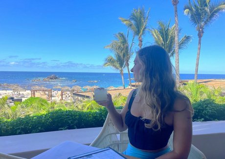 journeywithalora onlyfans porn