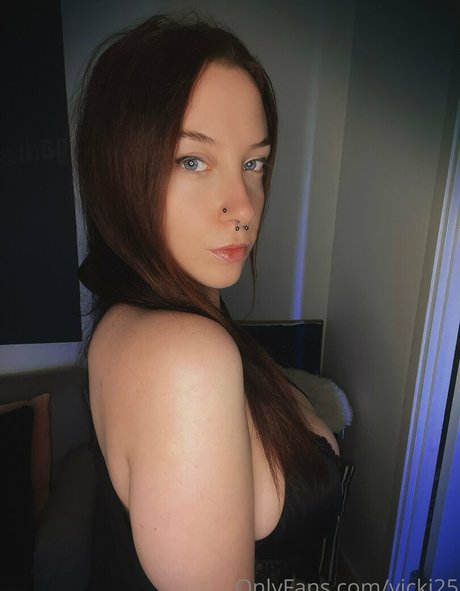 vicki25 onlyfans sex leaked