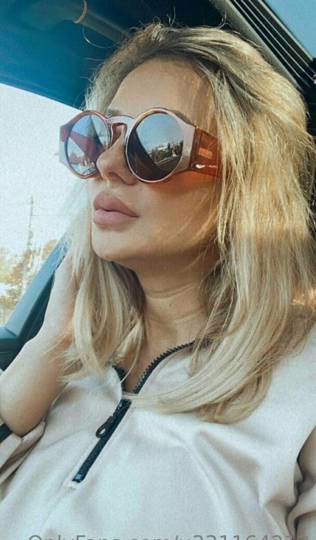 sophie lovelight only fans photos