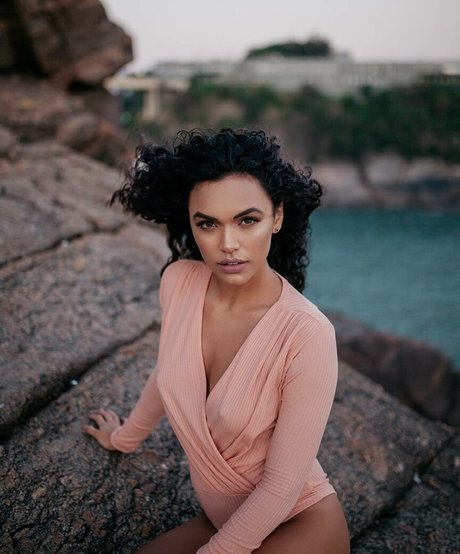 Giovana Cordeiro onlyfans leak